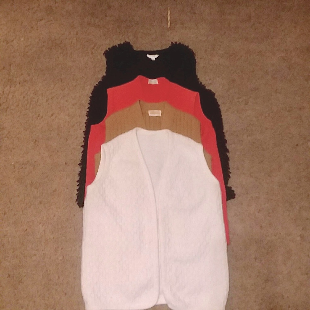 Women's Vests:  White/Red/Tan, Black is sold.  Price is for individual Vest.